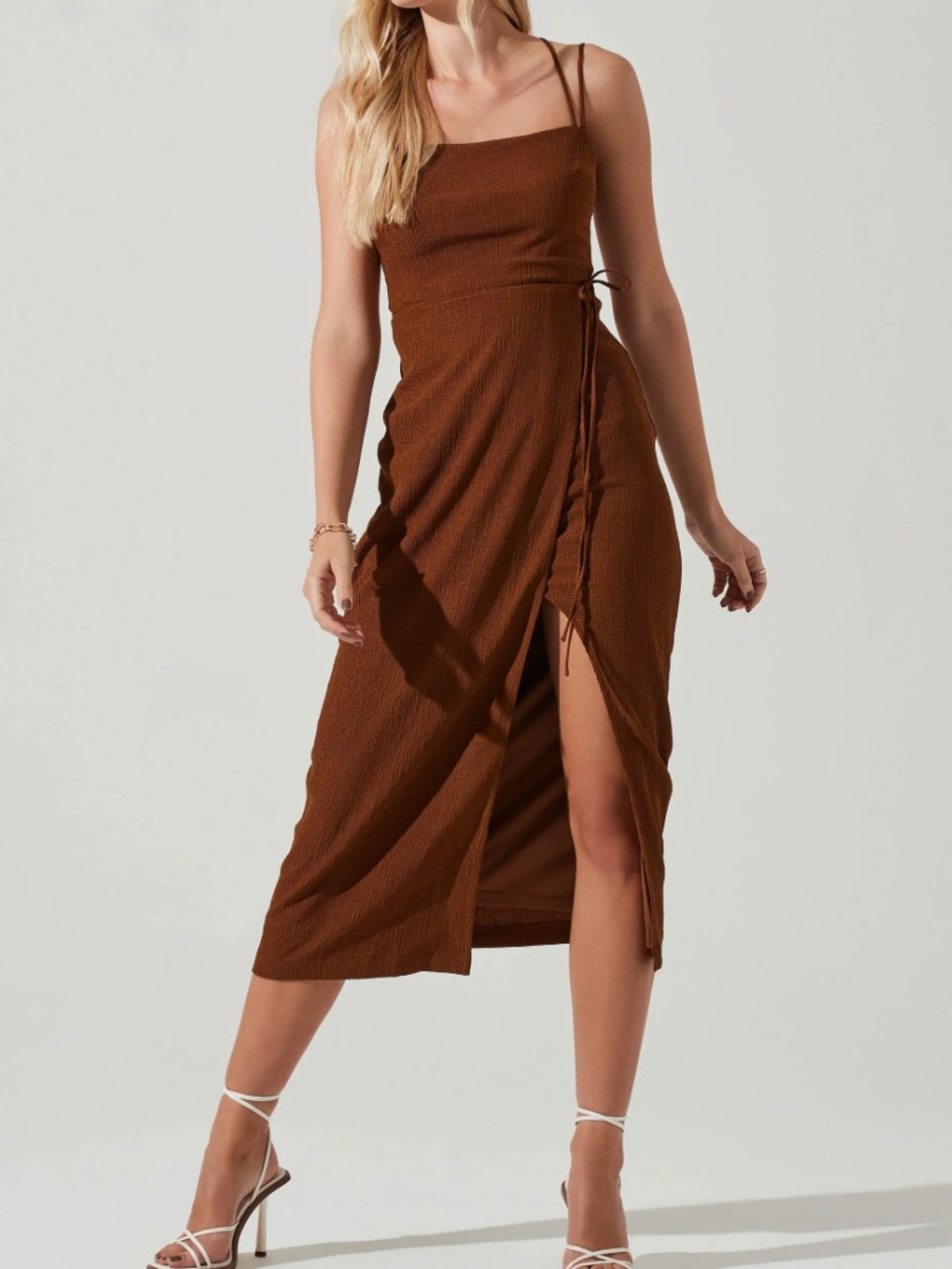 ASTR The Label Brinda Wrap MIDI Dress Size Medium